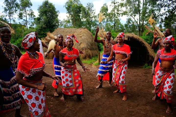 Nairobi Day Tour: Kibera Walking Visit and Bomas Cultural Dance Experience photo 6