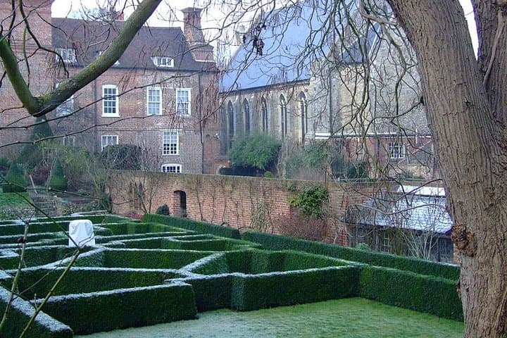 Charles Dickens Full-Day Private Tour in Rochester - Blue Badge Guide & Historic Highlights photo 2