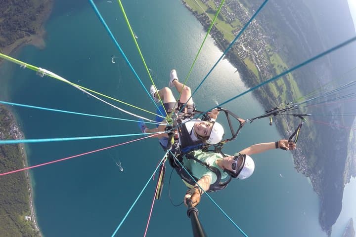 Paragliding Over Lake Annecy: Tandem Performance Flights from Col de la Forclaz photo 6