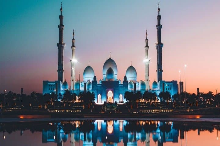 Full-Day Private Guided Tour to Abu Dhabi: Sheikh Zayed, Corniche & Heritage Village photo 2