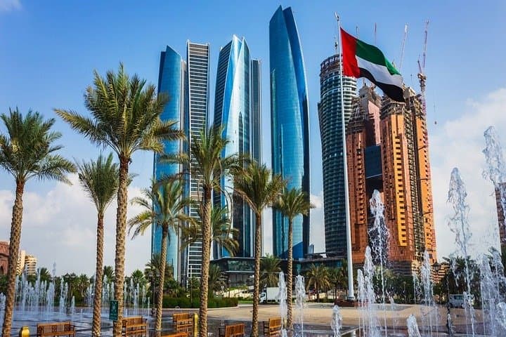 Full-Day Private Guided Tour to Abu Dhabi: Sheikh Zayed, Corniche & Heritage Village