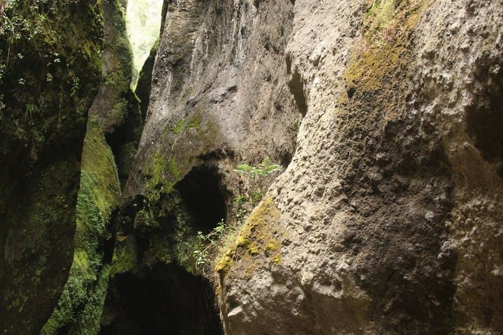 Ghost Eye Cave and Hot Springs Day Tour from Riobamba photo 2