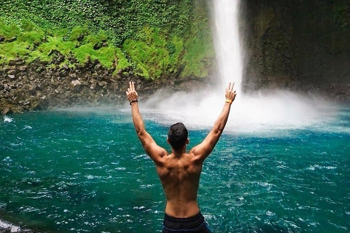 La Fortuna Waterfall and Baldi Hot Springs Private Tour from San José photo 2