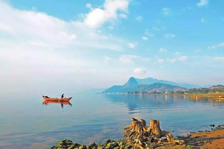 Private Day Tour to Fuxian Lake and Chengjiang Fossil Site from Kunming