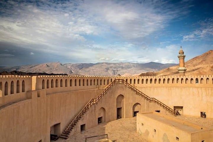 7-Day Private Cultural Tour of Oman: Forts, Wadis, and Desert Nights
