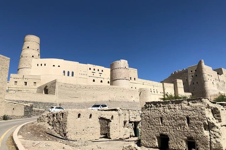 7-Day Private Cultural Tour of Oman: Forts, Wadis, and Desert Nights photo 2