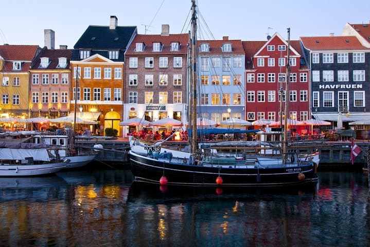 Private Copenhagen City Tour & Rosenborg Castle — 4‑Hour Historic Highlights photo 6