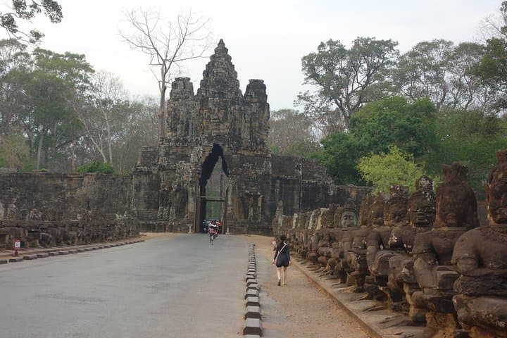 Full-Day Angkor Major Temples Private Tour — Angkor Wat, Bayon & Ta Prohm photo 2
