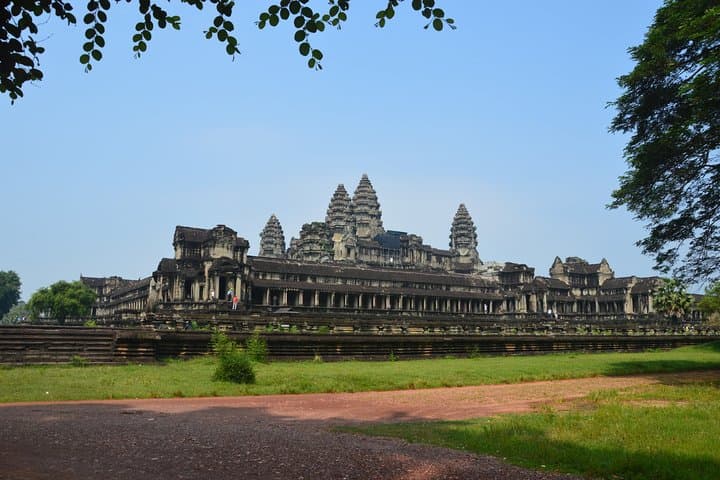 Full-Day Angkor Major Temples Private Tour — Angkor Wat, Bayon & Ta Prohm photo 6