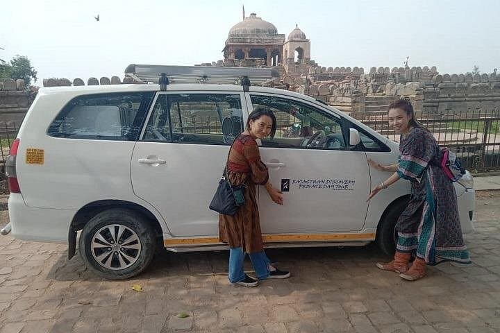 Stepwells to Safaris: 6-Day Private Rajasthan Tour from Jaipur photo 2