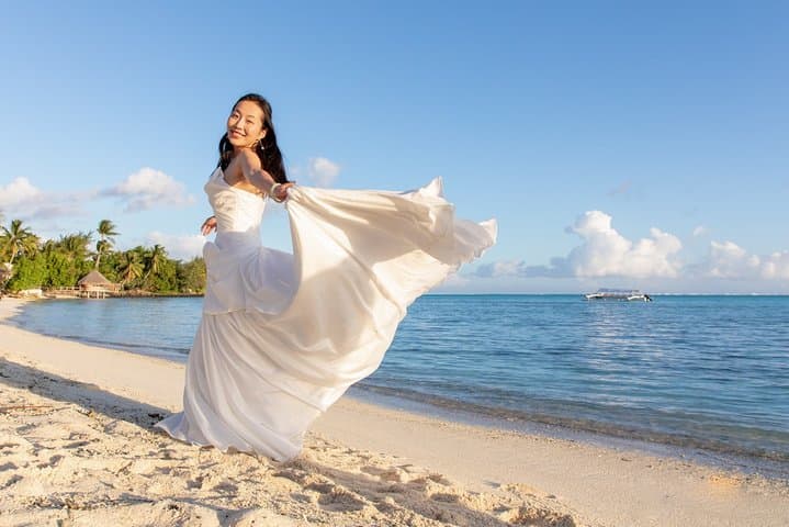 Romantic Photo Shoot at Matira Beach, Bora Bora — Couples Session & 50 High-Res Images photo 2