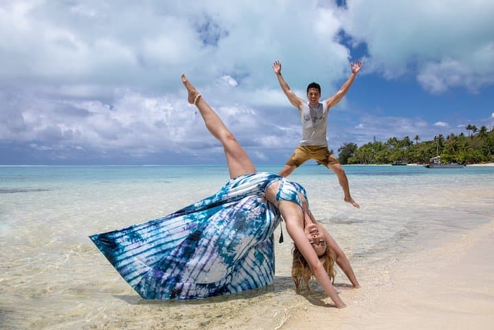Romantic Photo Shoot at Matira Beach, Bora Bora — Couples Session & 50 High-Res Images photo 5