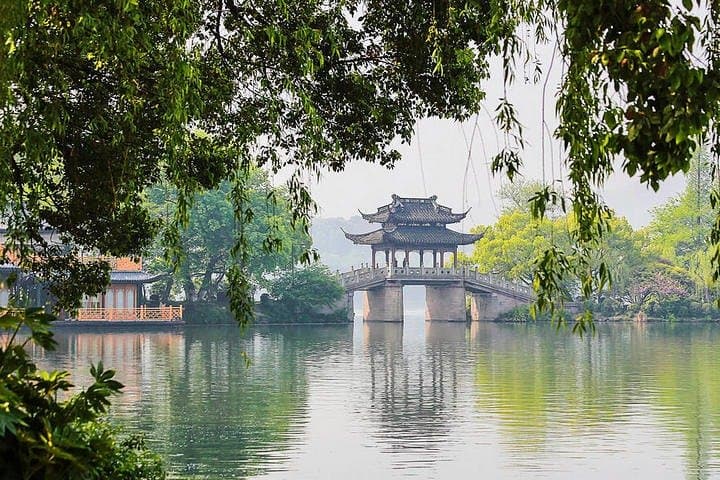 Hangzhou Muslim Day Trip — West Lake, Phoenix Mosque & Qinghefang Ancient Street photo 2