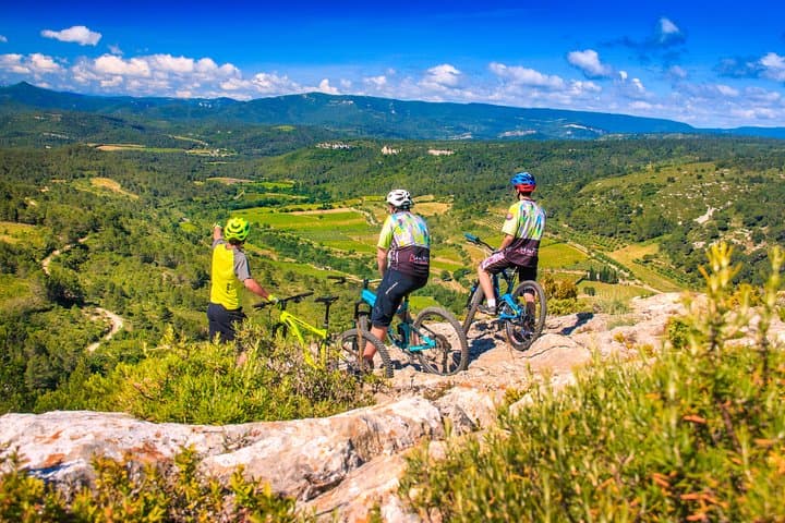 E‑bike tour around Lagrasse and the Corbières vineyards photo 1