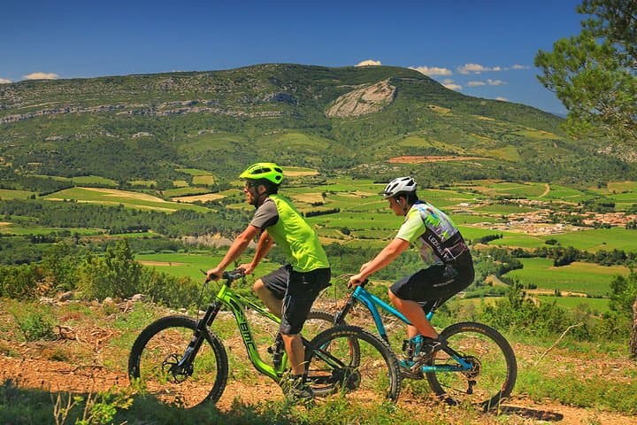 E‑bike tour around Lagrasse and the Corbières vineyards photo 3