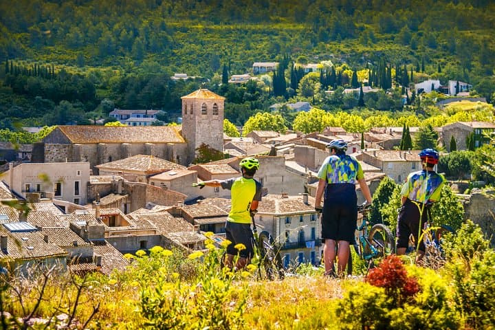 E‑bike tour around Lagrasse and the Corbières vineyards photo 4