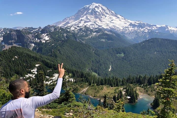 Guided Washington Day Hikes from Seattle — Mountains, Waterfalls & Lakes