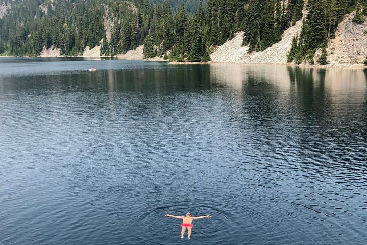Guided Washington Day Hikes from Seattle — Mountains, Waterfalls & Lakes photo 6