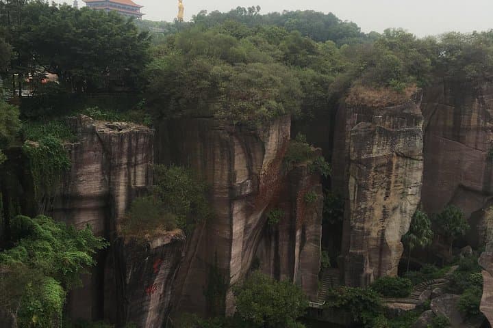 Guangzhou to Hong Kong: Mount Lotus Private Day Tour with Speedboat Transfer