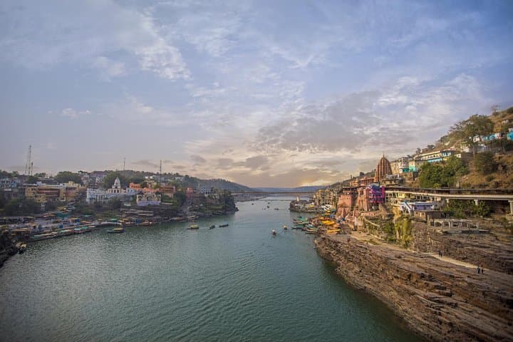 Omkareshwar & Asirgarh Fort Day Tour from Indore — Jeep to Jyotirlinga and Historic Ramparts