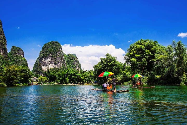 Yangshuo Day Tour: Big Banyan, Moon Hill & Yulong Bamboo Rafting