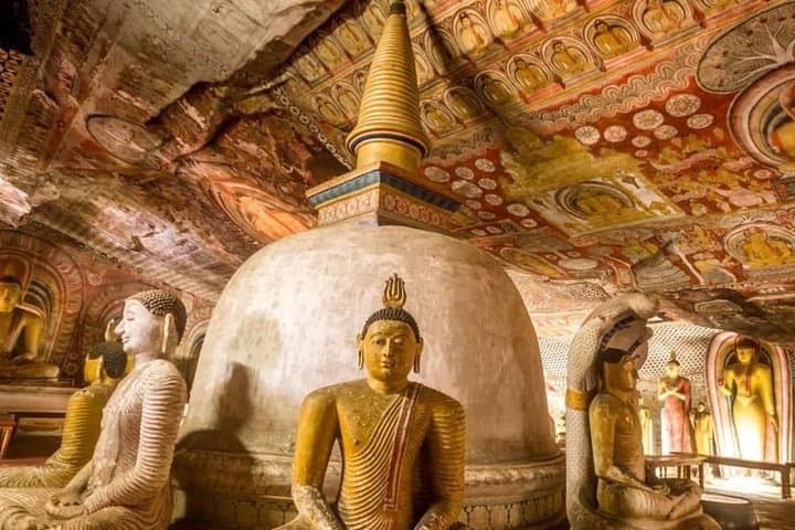 Sigiriya and Dambulla Day Trip from Kalutara: Climb Lion Rock & Explore Cave Temples photo 2