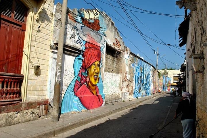 Getsemaní Graffiti Walking Tour in Cartagena: Street Art, Local Snacks & History photo 6