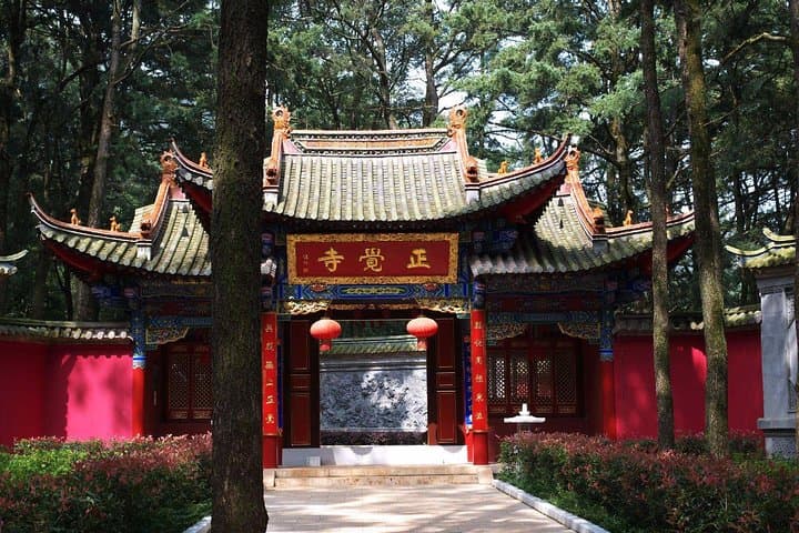 Kunming's Stone Forest, Dianchi Lake & West Hill: Private Day Tour Guide photo 4