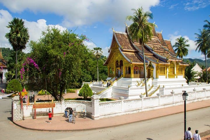 Luang Prabang Full-Day: Buffalo Dairy Farm, Kuang Si Falls & City Temples