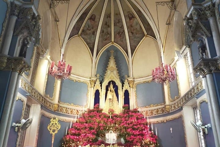 Unveiling Mumbai: A Bollywood Studio and City Exploration photo 3