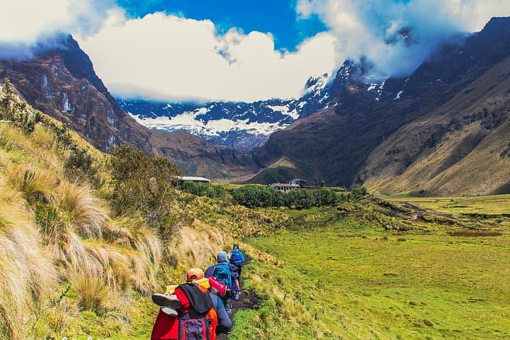 Trek El Altar Volcano & Laguna Amarilla: 2-Day Camping Trek from Guayaquil photo 2