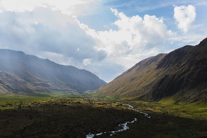 Trek El Altar Volcano & Laguna Amarilla: 2-Day Camping Trek from Guayaquil photo 4