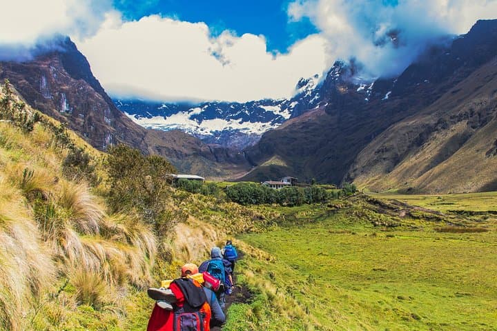 2-Day Trek to Altar Volcano & Laguna Amarilla from Quito photo 3