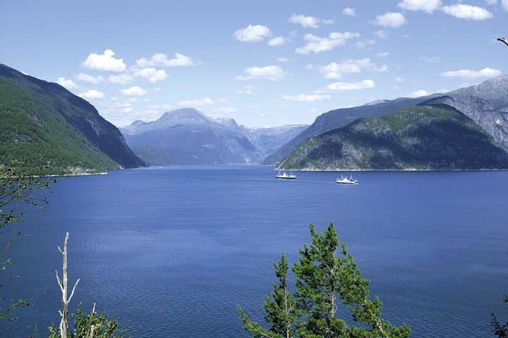 Private Folgefonna Glacier Blue-Ice Hike from Bergen — Full-Day Adventure photo 3