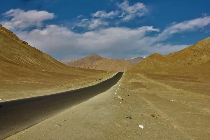 Khardung La Day Trip from Leh — Drive to 5,602 m (18,380 ft) photo 5