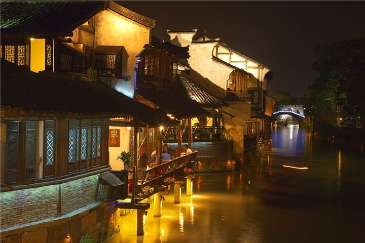 Overnight in Wuzhen: Xizha Boat Cruise and Hotel Package