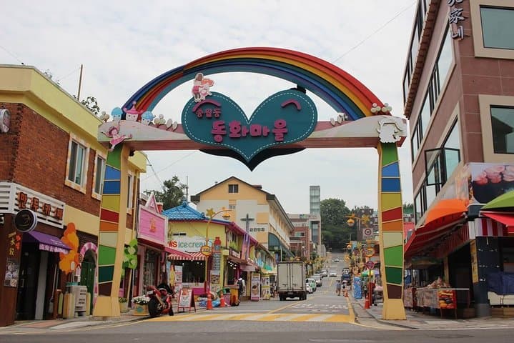 Incheon Asia Hub Day Tour: Open Port History, Songdo Outlets & Wolmido Coast photo 3
