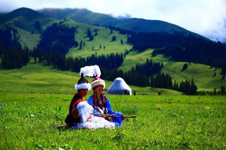 7-Day Ili Tour: Sayram Lake & Naraty Grassland Adventure photo 2