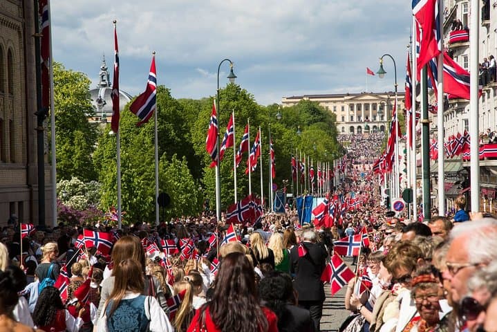Oslo Private VIP Minivan & Fjord City Tour — 4‑Hour Guided Experience photo 5