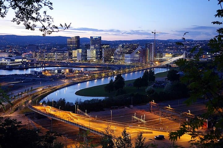 Oslo Private VIP Minivan & Fjord City Tour — 4‑Hour Guided Experience photo 6