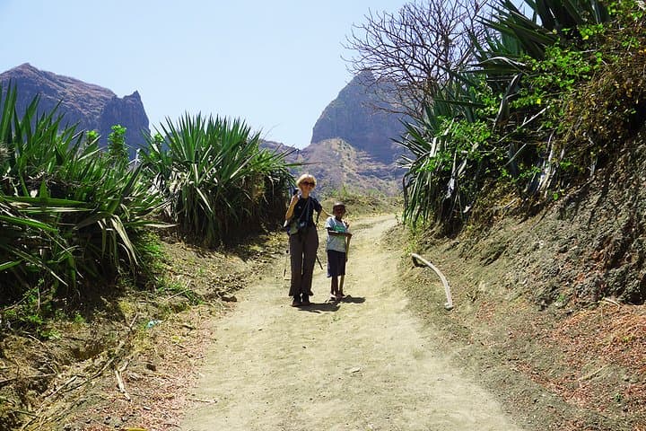Hiking Ribeira Brava: Caramujo, Carvoeiros & Queimadas Trail on São Nicolau photo 5