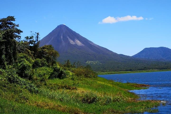 Arenal Volcano to La Fortuna Waterfall and Baldi Hot Springs — Day Trip from San José photo 4