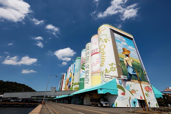 Incheon Full-Day Sunset and Seafood Tour — Wolmido, Murals & Macian Beach Sunset photo 4