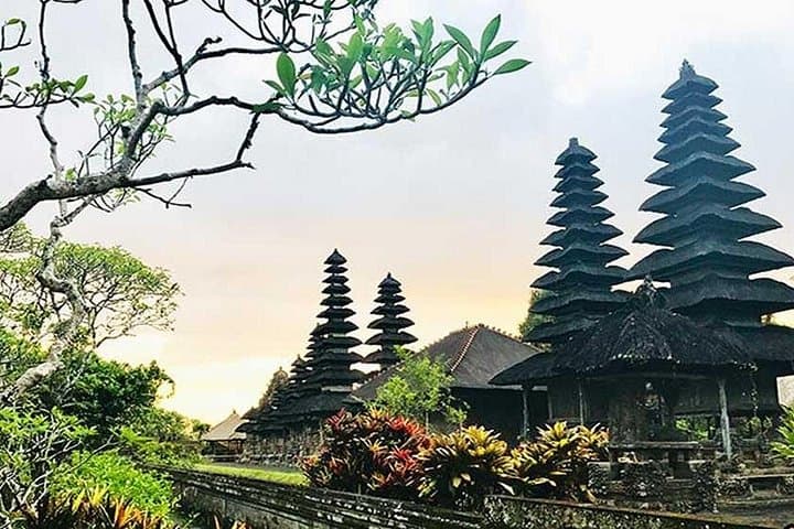 Full-Day Ubud, Monkey Forest & Tanah Lot Tour: Waterfalls, Monkeys & Sea-Temple Views photo 3