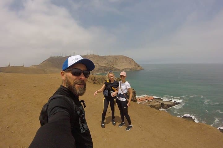 Coastal Bike Tour of Miraflores, Barranco & Morro Solar — Lima's Scenic Ride photo 4