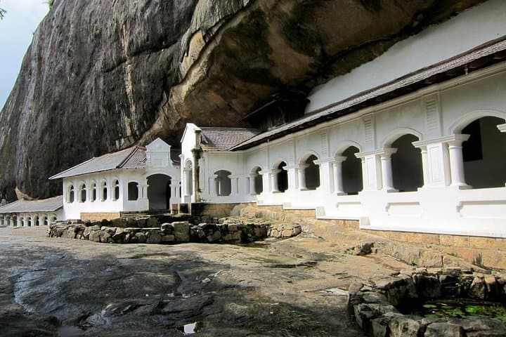 Sigiriya and Dambulla Day Trip from Kalutara: Climb Lion Rock & Explore Cave Temples photo 5
