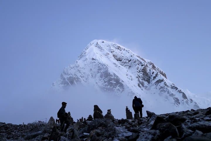 everest-high-pass-trek-renjo-chola-kongma
