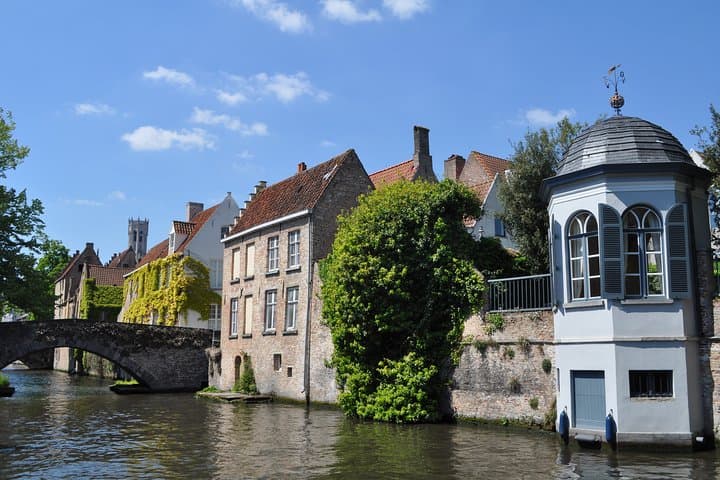 Bruges Canals & Historic Centre: Guided Boat Trip and Walking Tour photo 6