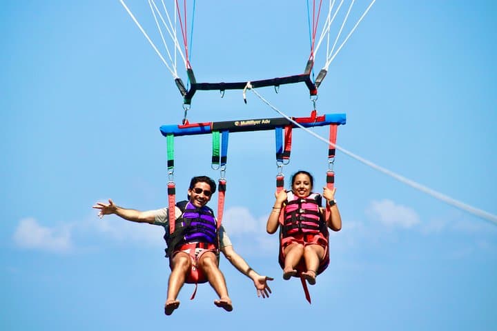 Parasailing Over Manuel Antonio: Espadilla Beach Flights with Aguas Azules photo 4