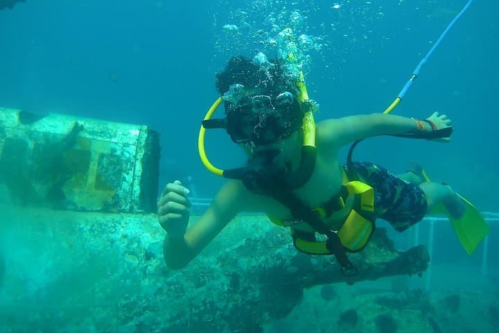 SNUBA in St. Maarten: Shallow-Water Diving Adventure in Little Bay photo 1